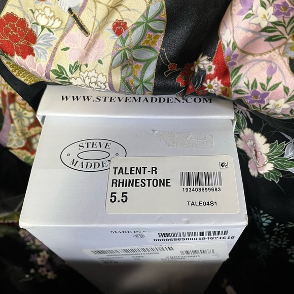 Steve Madden Crystal Flats - Picture 5 of 5